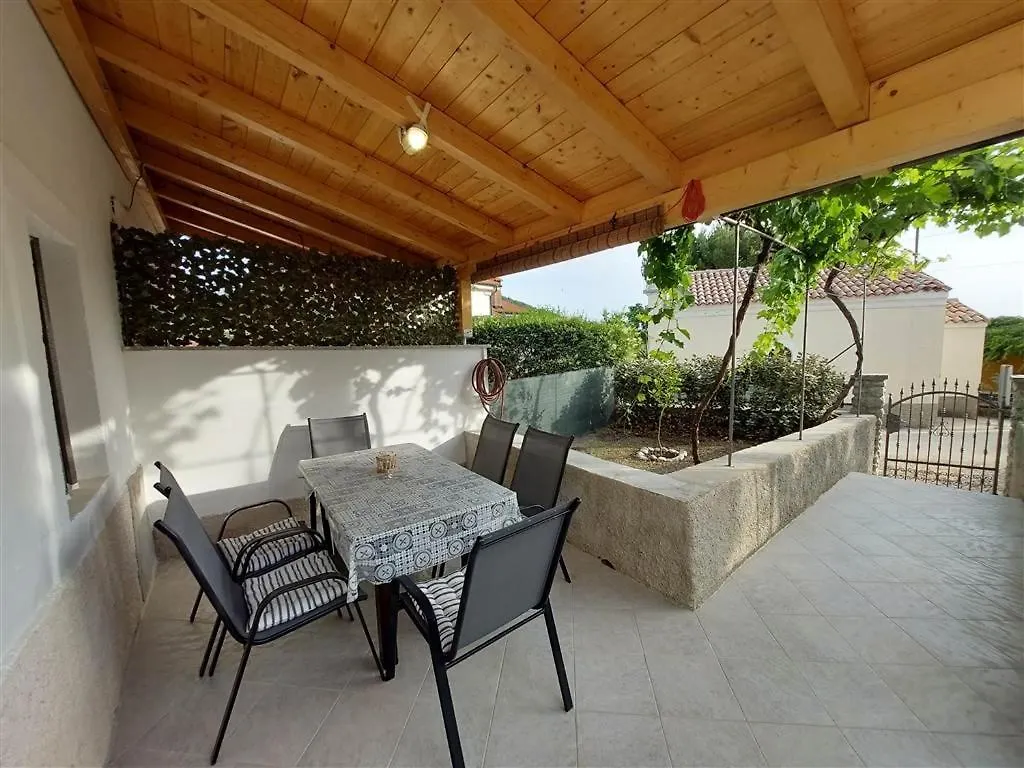 House Antonio In Miholascica